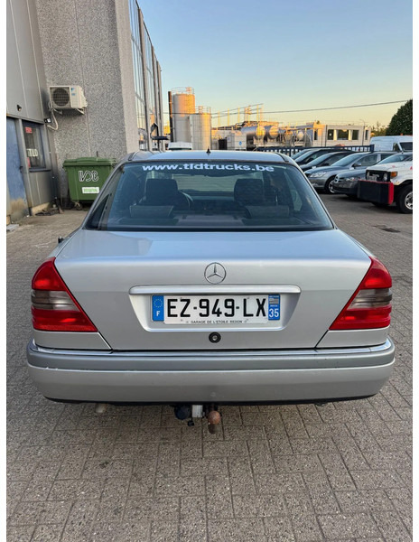 Mercedes-Benz C-Klasse **C180-PETROL-AC** - Sedan: foto 5 Mercedes-Benz C-Klasse **C180-PETROL-AC** - Sedan: foto 5
