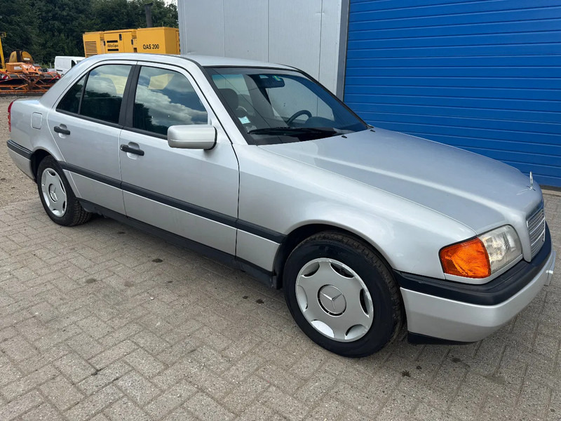 Mercedes-Benz C-Klasse **C250DIESEL+AIRCO** - Sedan: foto 3 Mercedes-Benz C-Klasse **C250DIESEL+AIRCO** - Sedan: foto 3