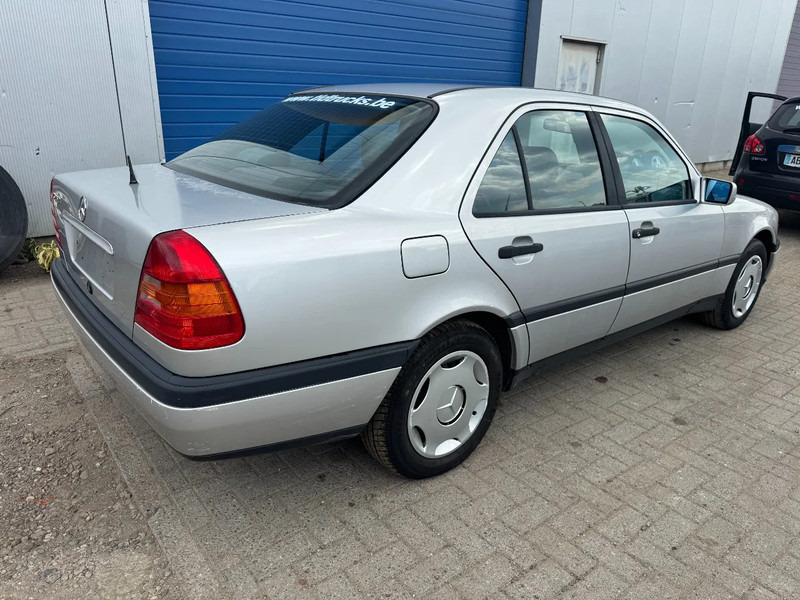 Mercedes-Benz C-Klasse **C250DIESEL+AIRCO** - Sedan: foto 4 Mercedes-Benz C-Klasse **C250DIESEL+AIRCO** - Sedan: foto 4