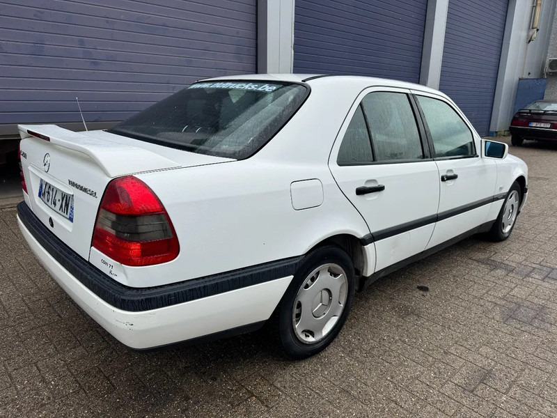 Mercedes-Benz C-Klasse **C250DIESEL** - Sedan: foto 4 Mercedes-Benz C-Klasse **C250DIESEL** - Sedan: foto 4