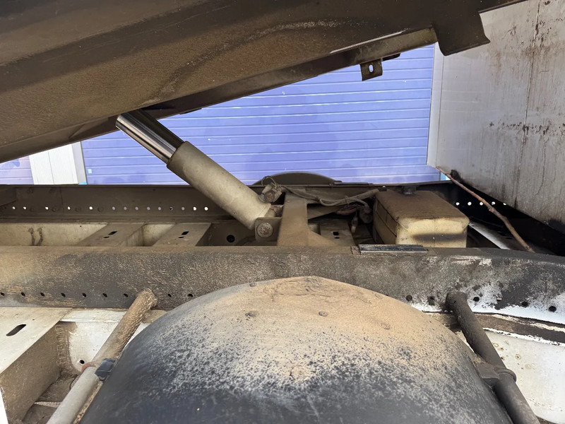 Furgoneta basculante Renault Master **EURO 5-2300DCI**: foto 7 Furgoneta basculante Renault Master **EURO 5-2300DCI**: foto 7