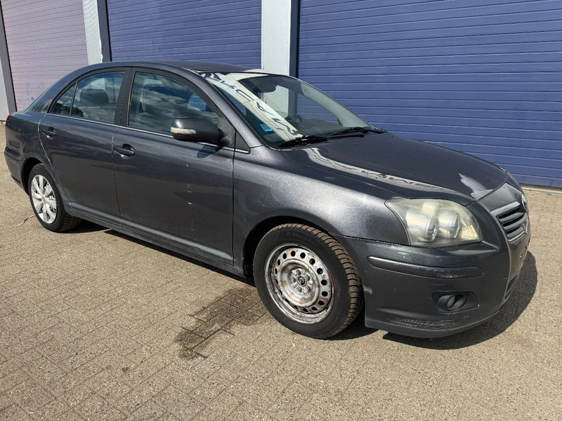 Toyota Avensis **DIESEL-AIRCO** - Sedan: foto 3 Toyota Avensis **DIESEL-AIRCO** - Sedan: foto 3