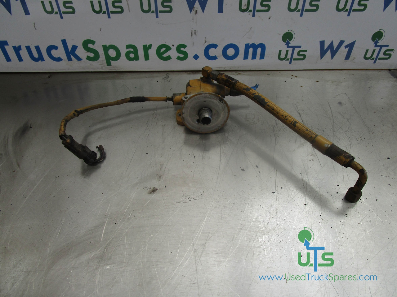 CAT C10/C12 FUEL FILTER HOUSING - Motor y piezas para Camión: foto 1 CAT C10/C12 FUEL FILTER HOUSING - Motor y piezas para Camión: foto 1