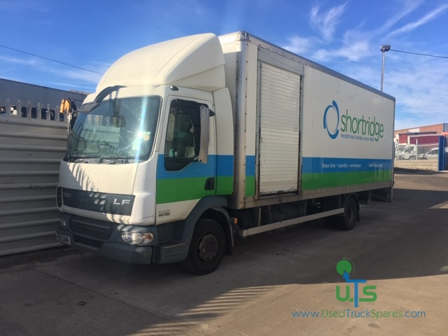 DAF LF 45 22ft BOXVAN - Camión caja cerrada: foto 1 DAF LF 45 22ft BOXVAN - Camión caja cerrada: foto 1