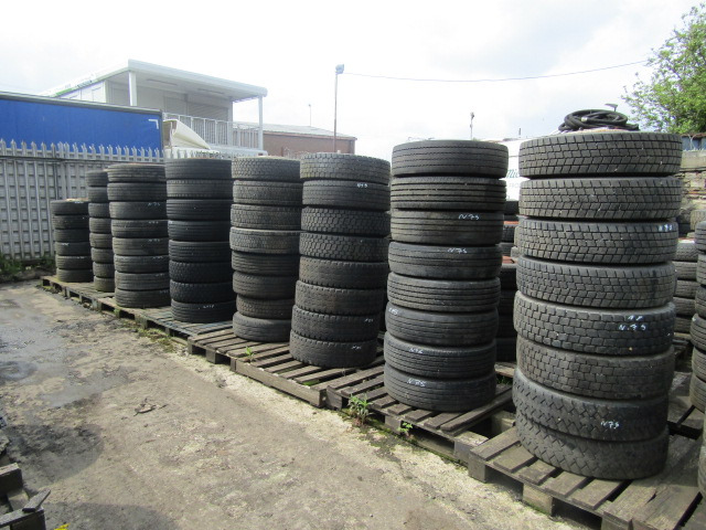 ISUZU N75 215/75/17.5 WHEELS AND TYRES 100 AVAILABLE FROM £50-100 - Neumático para Camión: foto 2 ISUZU N75 215/75/17.5 WHEELS AND TYRES 100 AVAILABLE FROM £50-100 - Neumático para Camión: foto 2