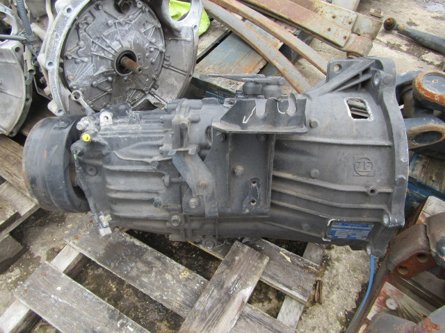 MITSUBISHI FUSO 6 SPEED MANUAL ZF GEARBOX TYPE 6S 420V - Caja de cambios para Camión: foto 3 MITSUBISHI FUSO 6 SPEED MANUAL ZF GEARBOX TYPE 6S 420V - Caja de cambios para Camión: foto 3