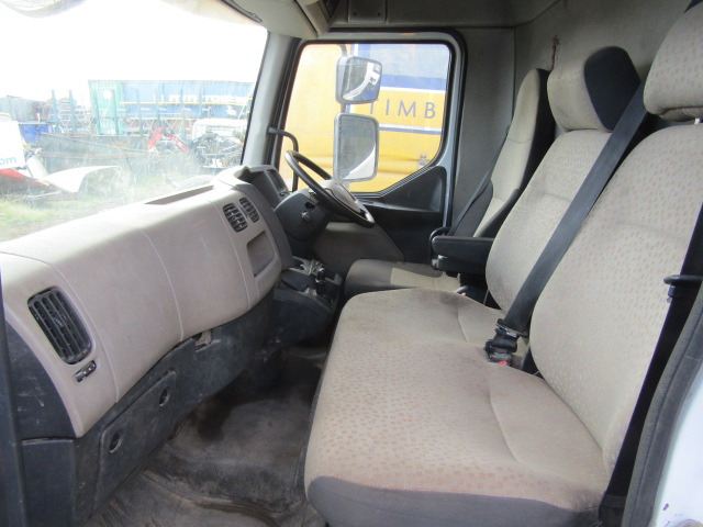 RENAULT MIDLUM DXI 7.5T CAB (2013) - Cabina para Camión: foto 3 RENAULT MIDLUM DXI 7.5T CAB (2013) - Cabina para Camión: foto 3