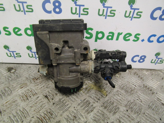 RENAULT MIDLUM DXI EBS BRAKE VALVE ‘KNORR-BREMSE’ P/NO - Piezas de freno para Camión: foto 2 RENAULT MIDLUM DXI EBS BRAKE VALVE ‘KNORR-BREMSE’ P/NO - Piezas de freno para Camión: foto 2