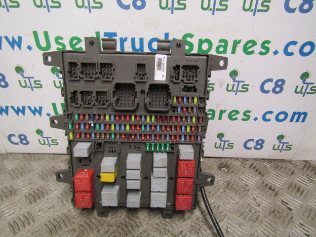 RENAULT MIDLUM DXI FUSEBOARD P/NO 518849401 - Sistema eléctrico para Camión: foto 1 RENAULT MIDLUM DXI FUSEBOARD P/NO 518849401 - Sistema eléctrico para Camión: foto 1