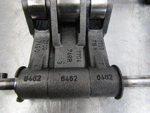 SCANIA 144/164 V8 ROCKERSHAFT P/NO 6462/77097430 - Motor y piezas para Camión: foto 1 SCANIA 144/164 V8 ROCKERSHAFT P/NO 6462/77097430 - Motor y piezas para Camión: foto 1