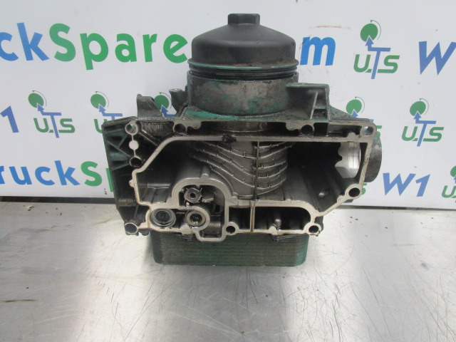 VOLVO FE 240/280 D7E OIL FILTER HOUSING / OIL COOLER - Motor y piezas para Camión: foto 2 VOLVO FE 240/280 D7E OIL FILTER HOUSING / OIL COOLER - Motor y piezas para Camión: foto 2