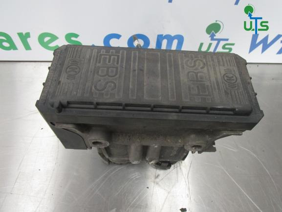 VOLVO FE EBS MODULATOR P/NO 21122035 - Piezas de freno para Camión: foto 1 VOLVO FE EBS MODULATOR P/NO 21122035 - Piezas de freno para Camión: foto 1