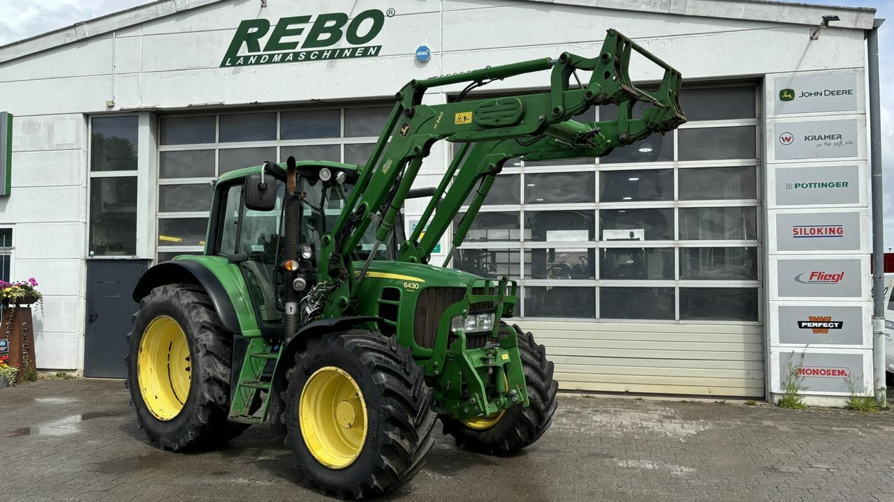 John Deere 6430 - Tractor: foto 1 John Deere 6430 - Tractor: foto 1