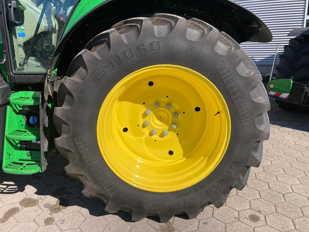 John Deere 6M125 - Tractor: foto 2 John Deere 6M125 - Tractor: foto 2