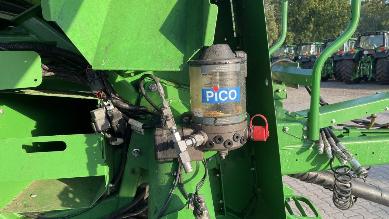 Maquinaria de henificación John Deere C441R: foto 21