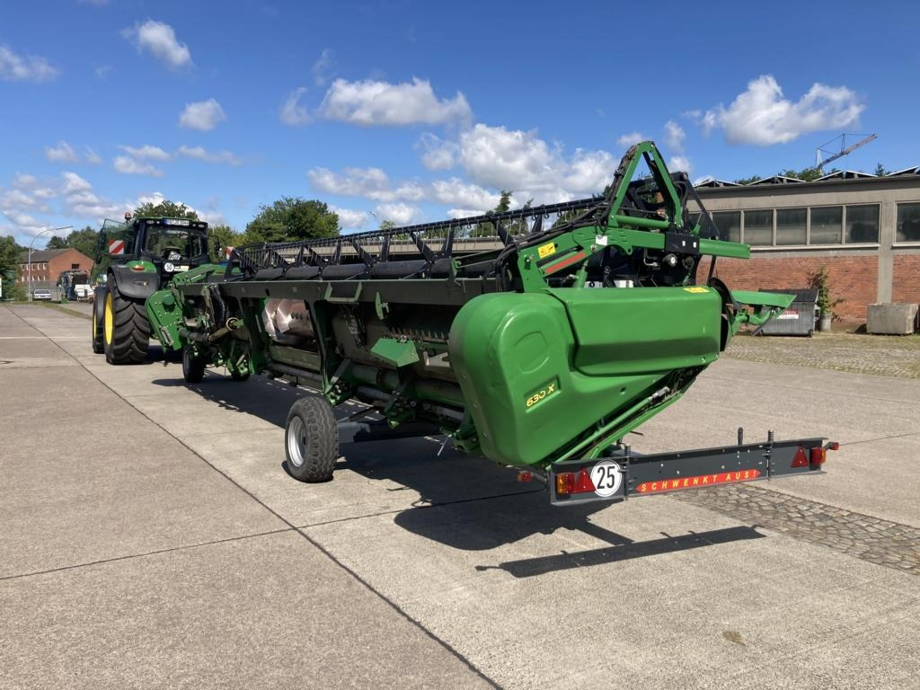 John Deere SCHNEIDWERK 630X - Cosechadora de granos: foto 3 John Deere SCHNEIDWERK 630X - Cosechadora de granos: foto 3