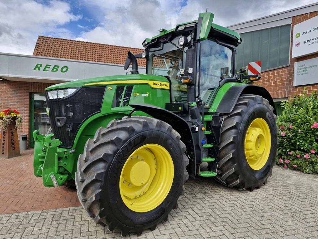 John Deere TRAKTOR 7R330 - Tractor: foto 1 John Deere TRAKTOR 7R330 - Tractor: foto 1