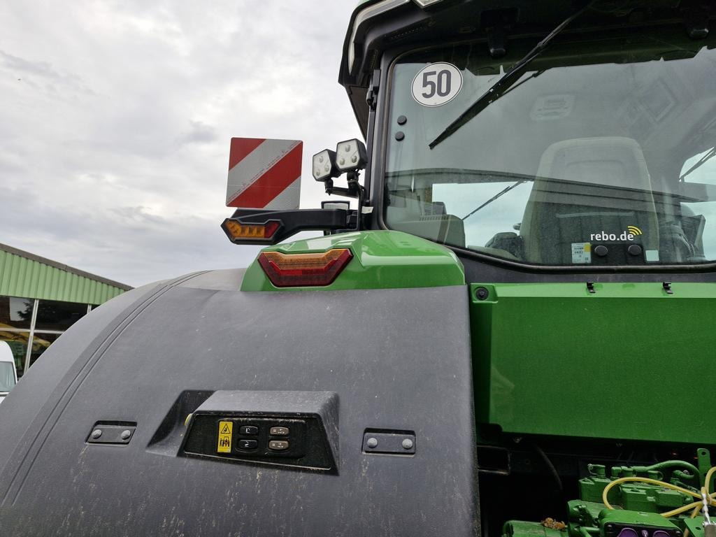 John Deere TRAKTOR 7R330 - Tractor: foto 2 John Deere TRAKTOR 7R330 - Tractor: foto 2