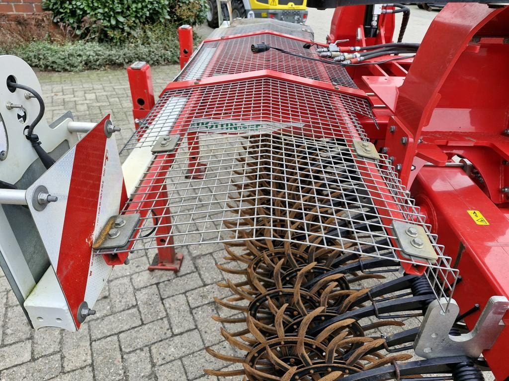 Pöttinger ROTOCARE V 6600 - Equipo para trabajo del suelo: foto 4 Pöttinger ROTOCARE V 6600 - Equipo para trabajo del suelo: foto 4