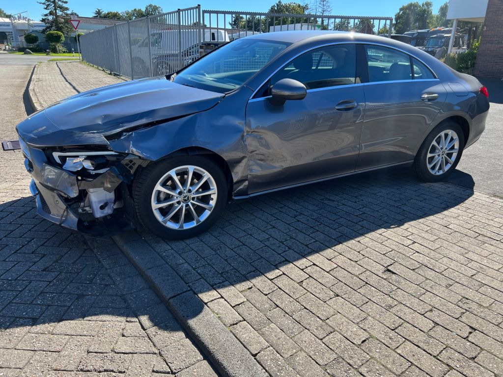 Mercedes-Benz CLA 180 4.500 KM NAVI-LED - Grosse Bildschirm - Coche: foto 3 Mercedes-Benz CLA 180 4.500 KM NAVI-LED - Grosse Bildschirm - Coche: foto 3