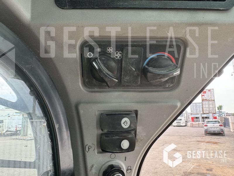 Minicargadora Caterpillar 236D: foto 12