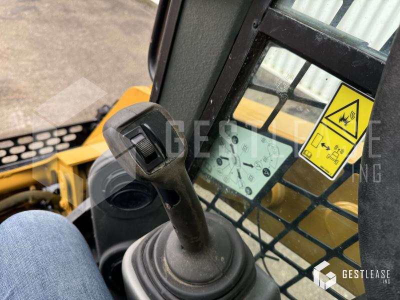 Minicargadora Caterpillar 236D: foto 11