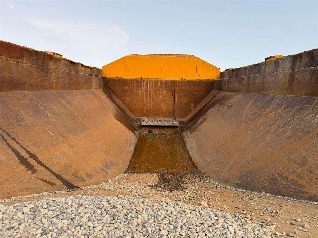 Dúmper articulado Komatsu HM 400-2: foto 15