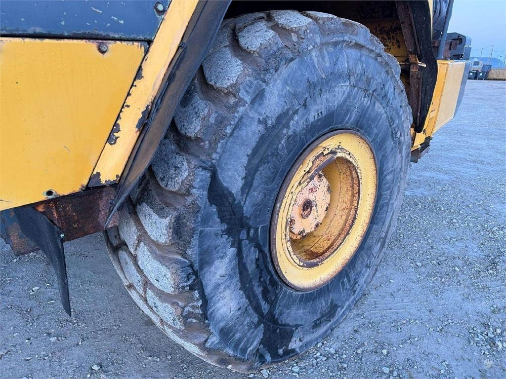 Dúmper articulado Komatsu HM 400-2: foto 22