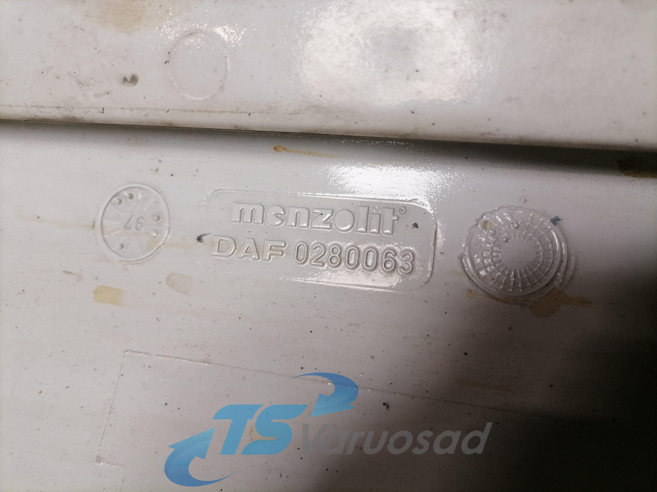 DAF Cab corner 0280063 - Parrilla para Camión: foto 3 DAF Cab corner 0280063 - Parrilla para Camión: foto 3