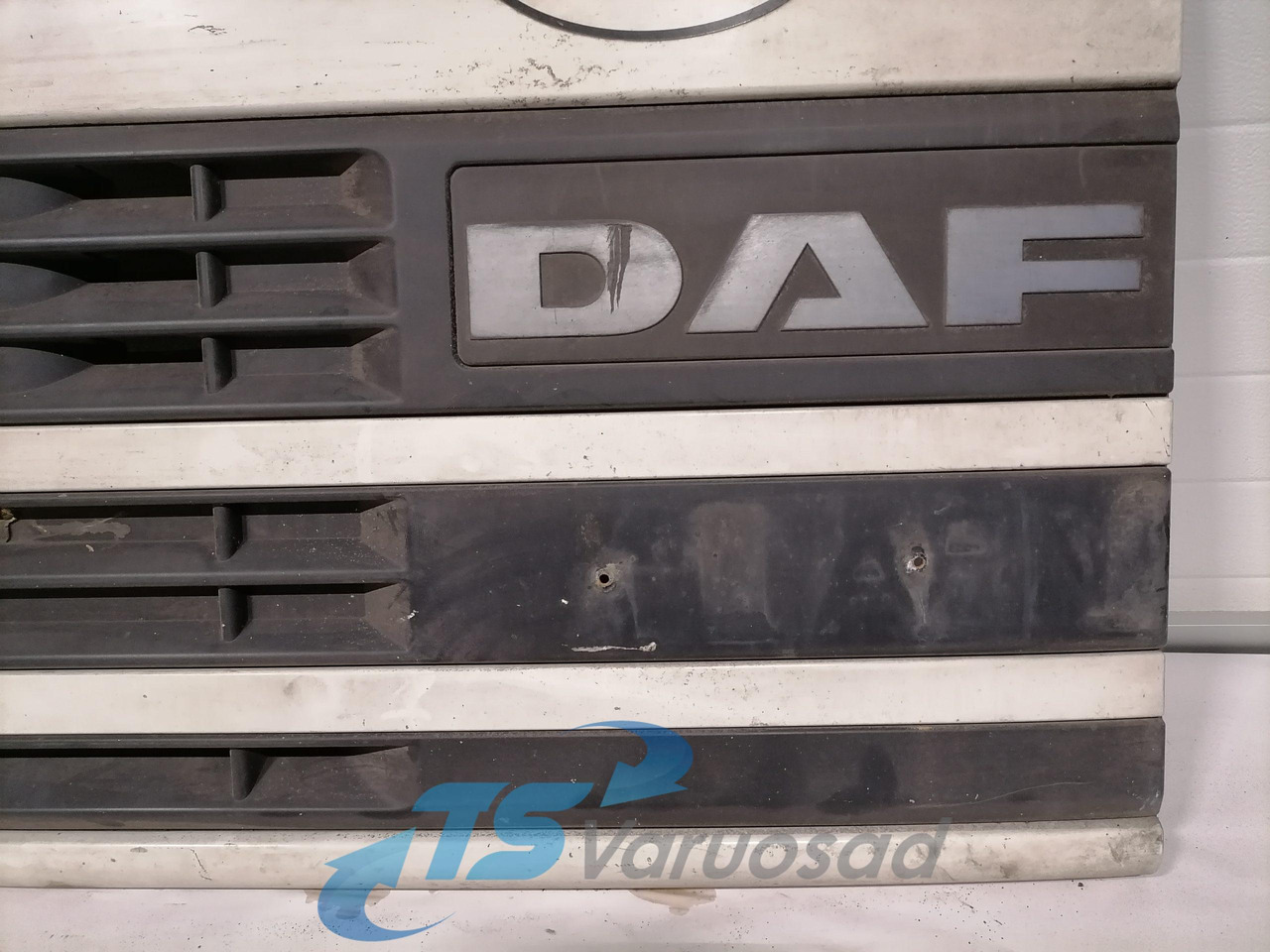 DAF Grille panel 1234 - Parrilla para Camión: foto 3 DAF Grille panel 1234 - Parrilla para Camión: foto 3
