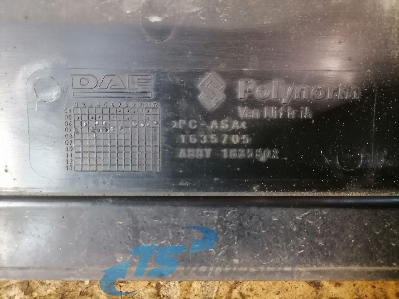 DAF Grille panel 1635802 - Parrilla para Camión: foto 3 DAF Grille panel 1635802 - Parrilla para Camión: foto 3