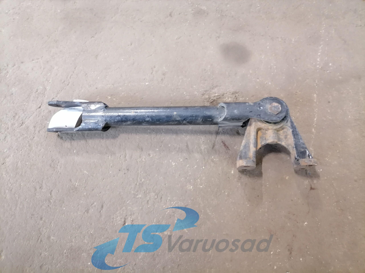MAN Anti roll bar bracket 81437185118 - Barra estabilizadora para Camión: foto 1 MAN Anti roll bar bracket 81437185118 - Barra estabilizadora para Camión: foto 1