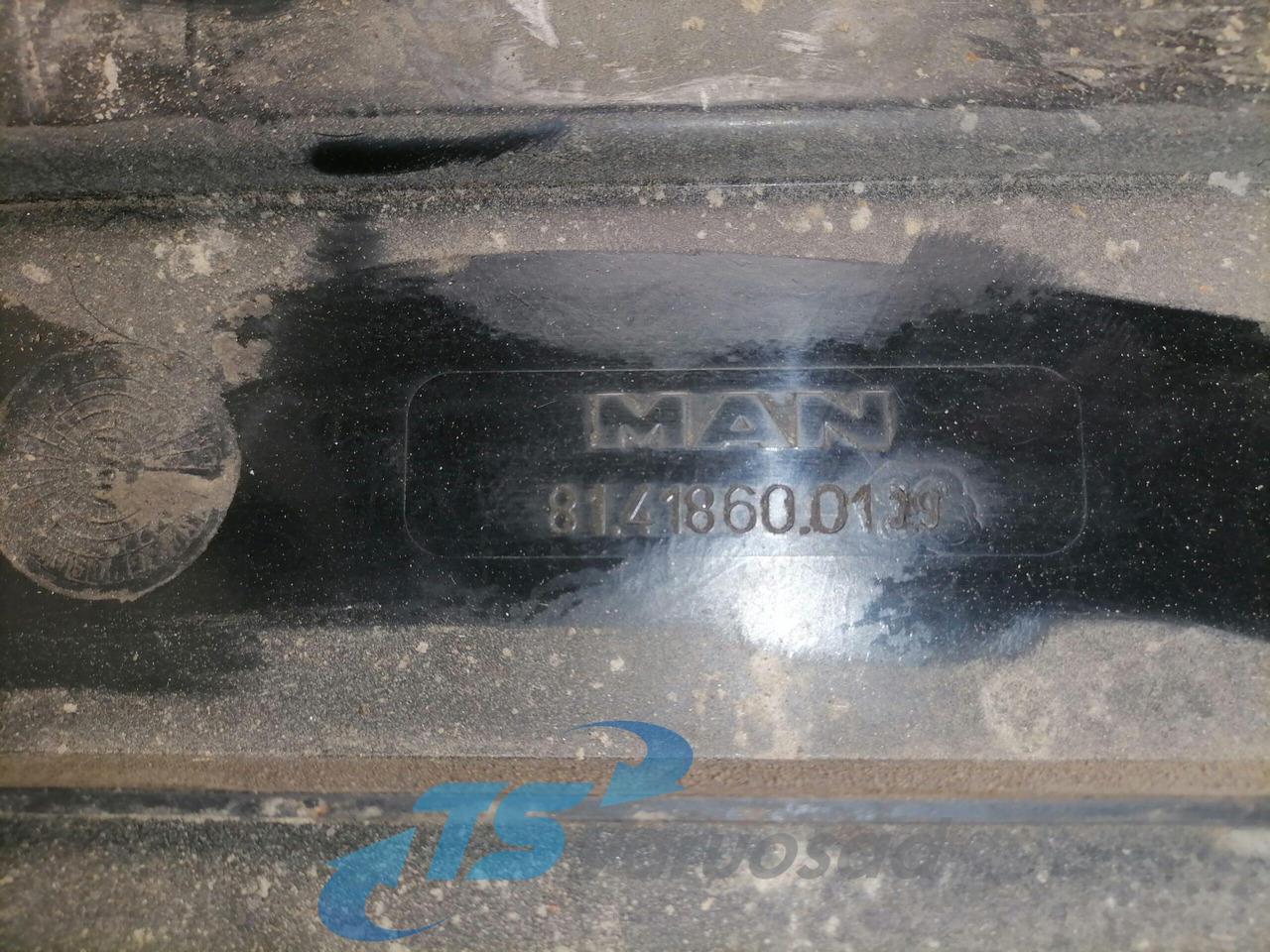 MAN Battery cover 81418600139 - Acumulador para Camión: foto 4 MAN Battery cover 81418600139 - Acumulador para Camión: foto 4
