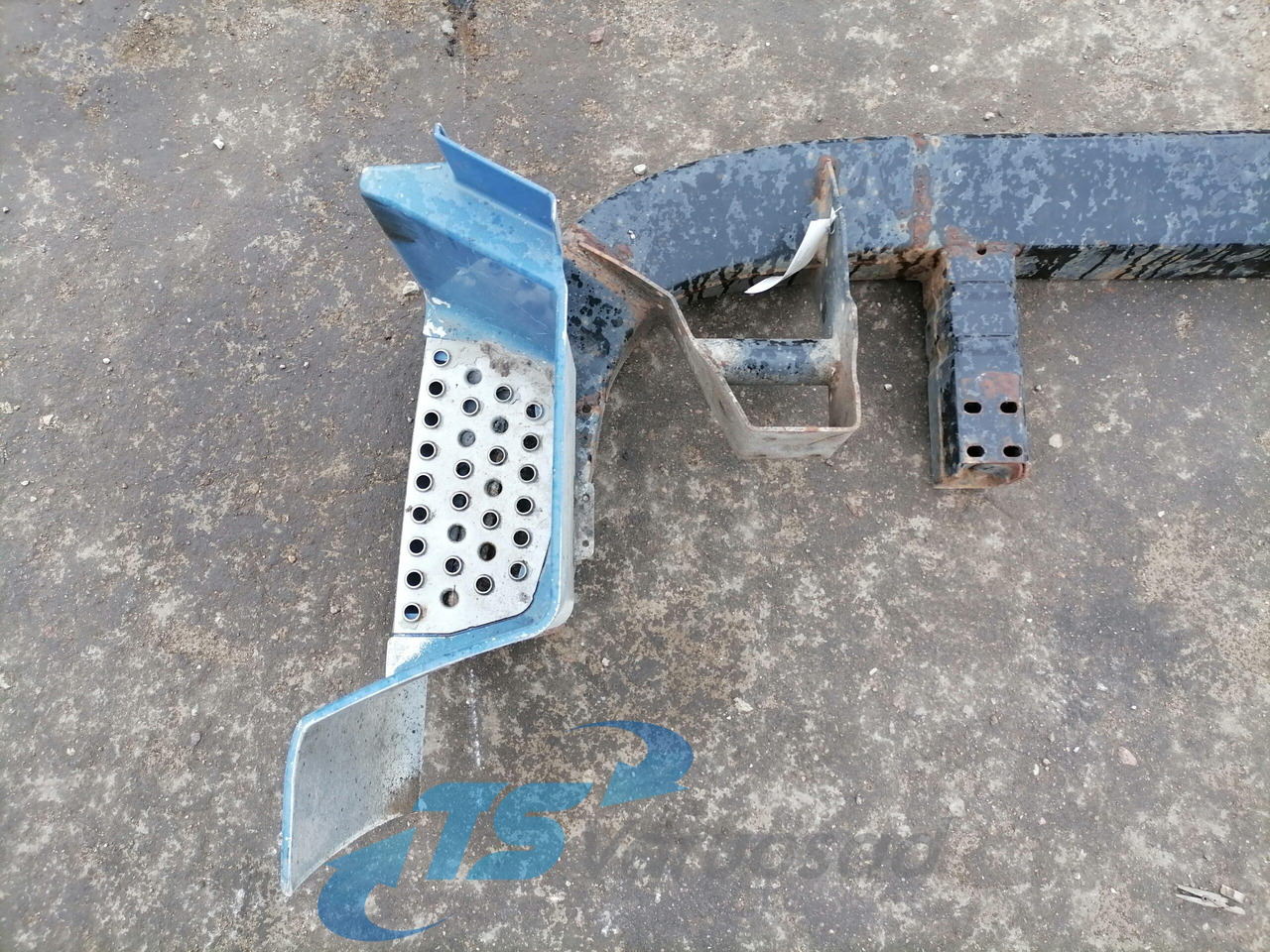 MAN Bumper 81416505009 - Parachoques para Camión: foto 3 MAN Bumper 81416505009 - Parachoques para Camión: foto 3