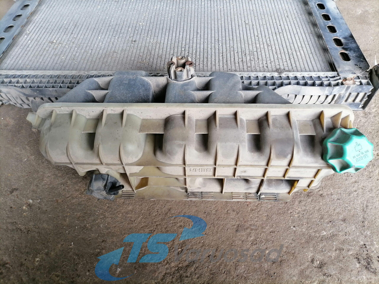 MAN Cooling radiator 81061016512 - Radiador para Camión: foto 5 MAN Cooling radiator 81061016512 - Radiador para Camión: foto 5