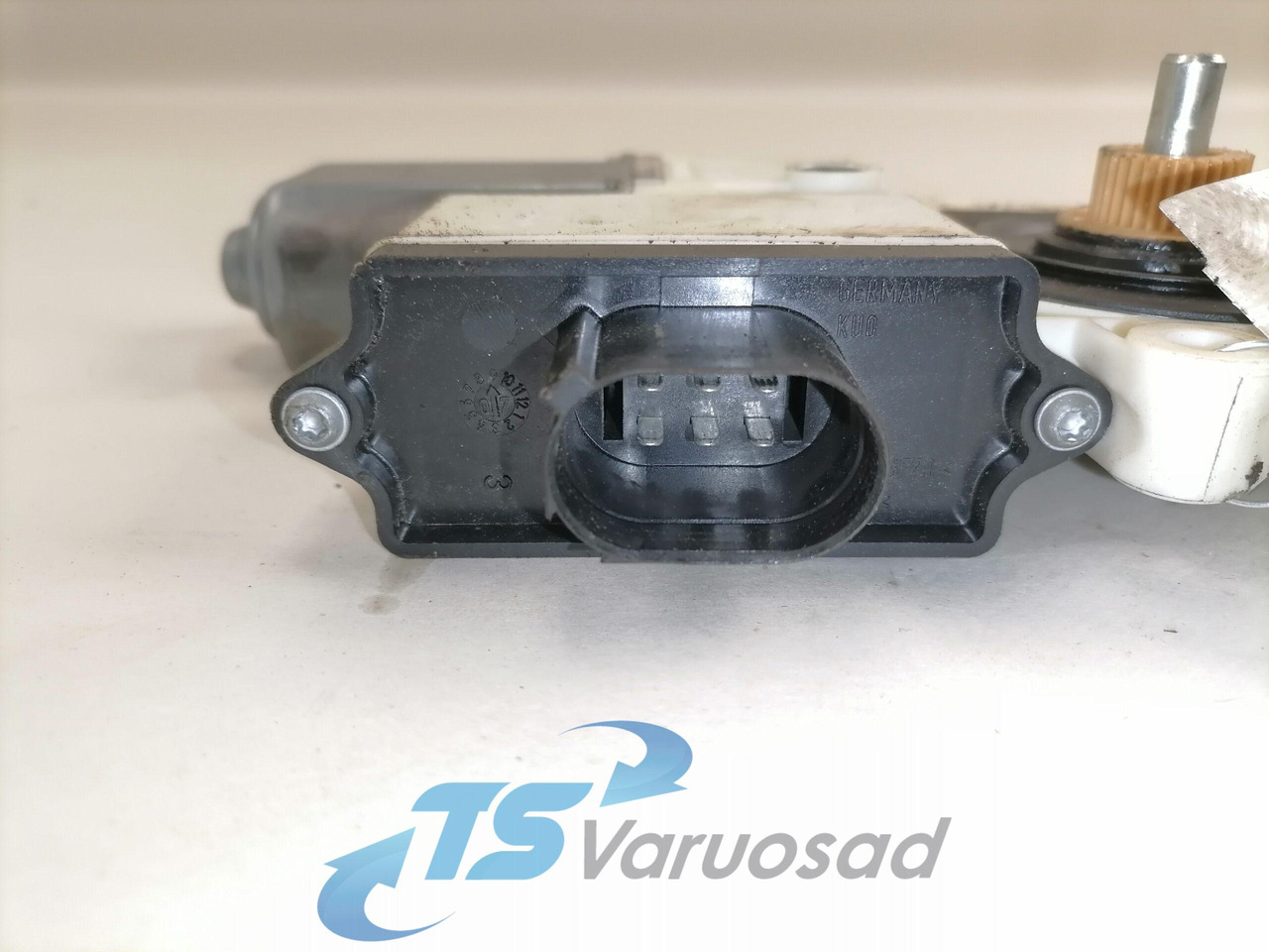 MAN Glass lift 81286016137 - Ventana y piezas para Camión: foto 4 MAN Glass lift 81286016137 - Ventana y piezas para Camión: foto 4