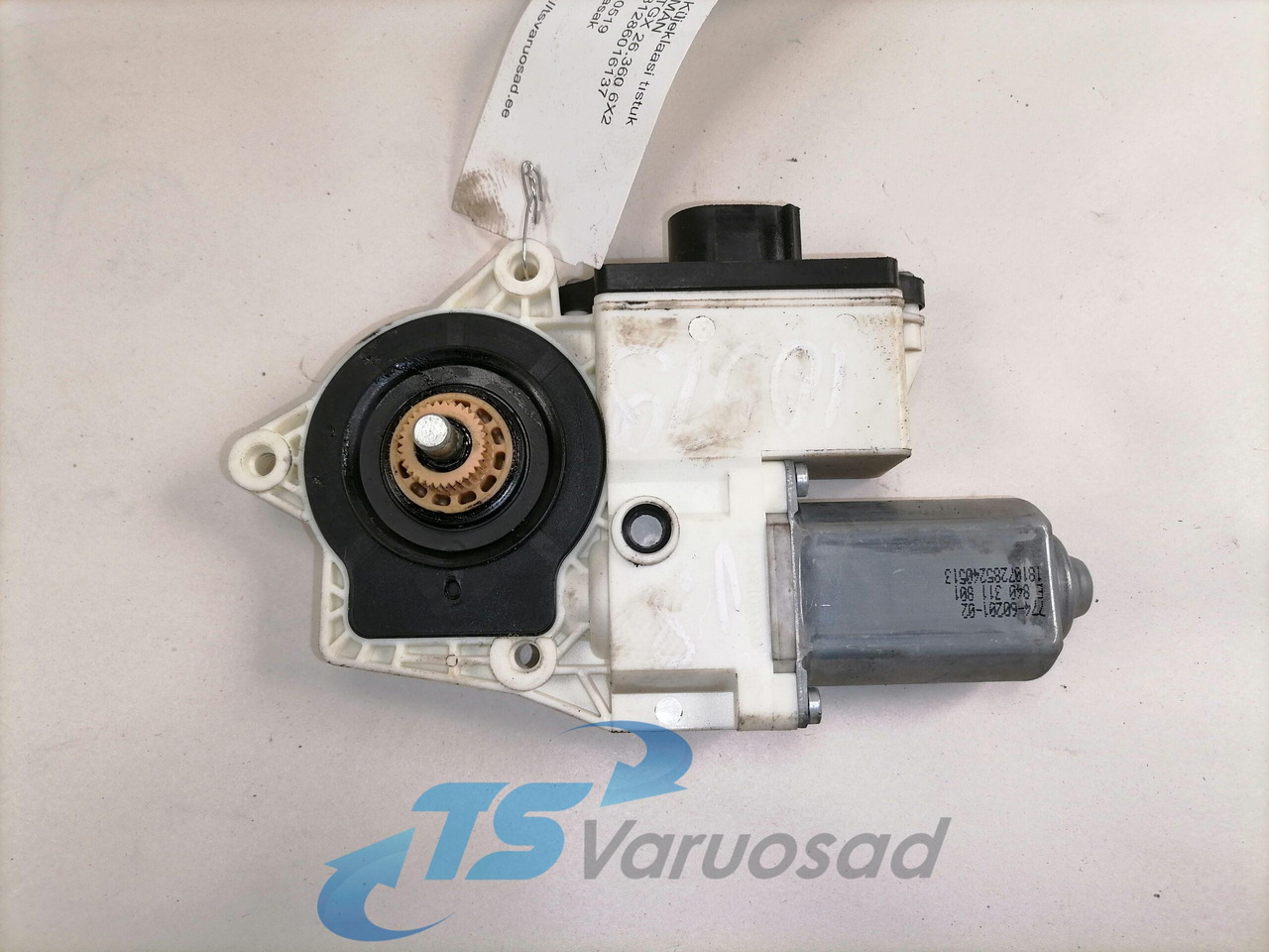 MAN Glass lift 81286016137 - Ventana y piezas para Camión: foto 2 MAN Glass lift 81286016137 - Ventana y piezas para Camión: foto 2