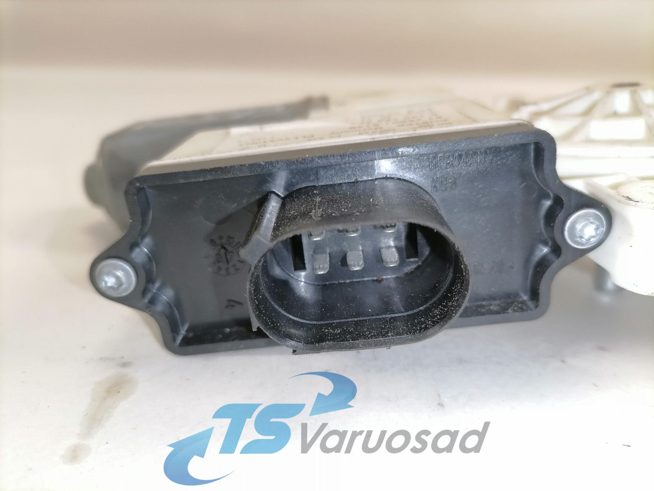 MAN Glass lift 81286016138 - Ventana y piezas para Camión: foto 2 MAN Glass lift 81286016138 - Ventana y piezas para Camión: foto 2