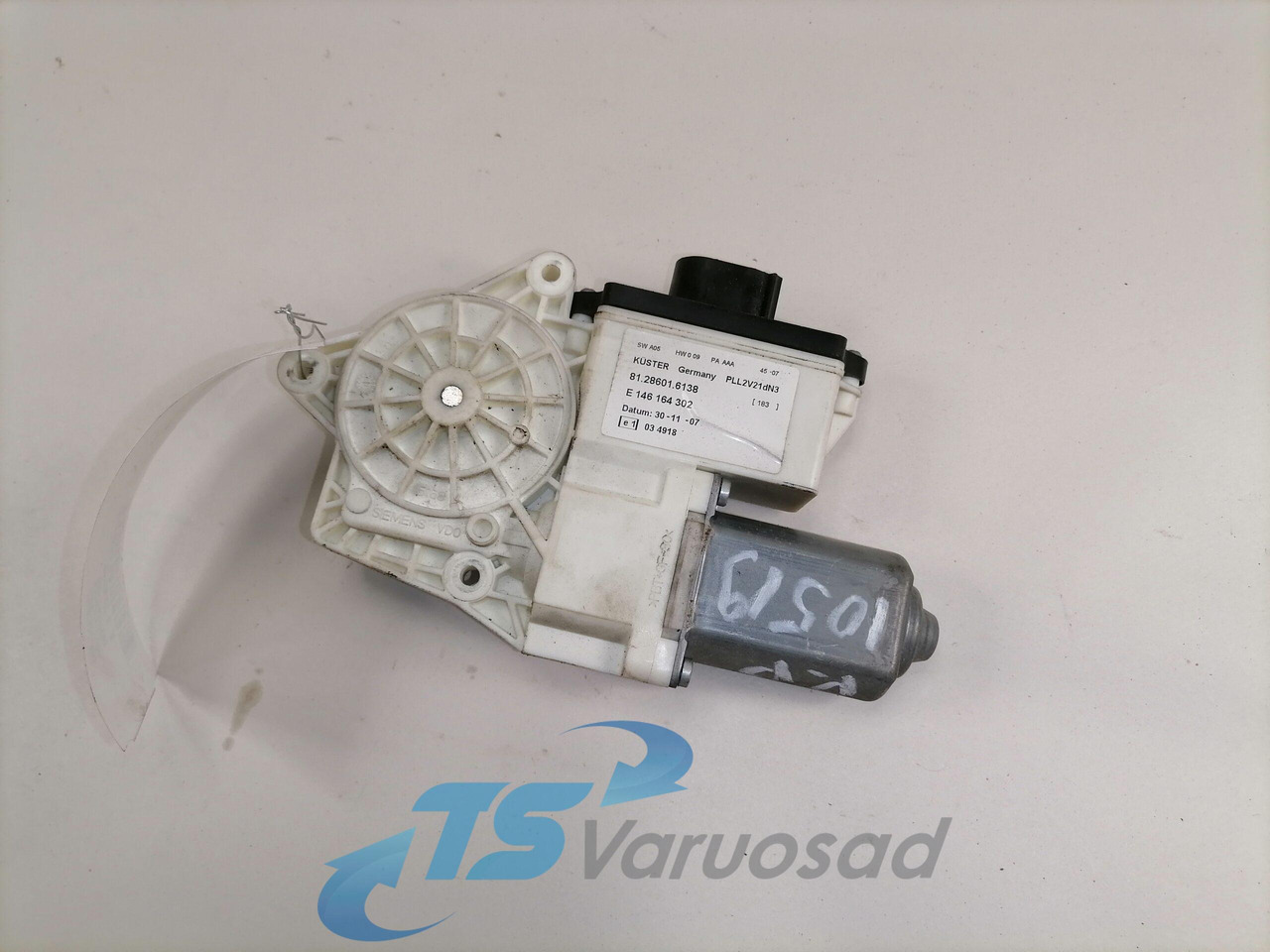 MAN Glass lift 81286016138 - Ventana y piezas para Camión: foto 3 MAN Glass lift 81286016138 - Ventana y piezas para Camión: foto 3