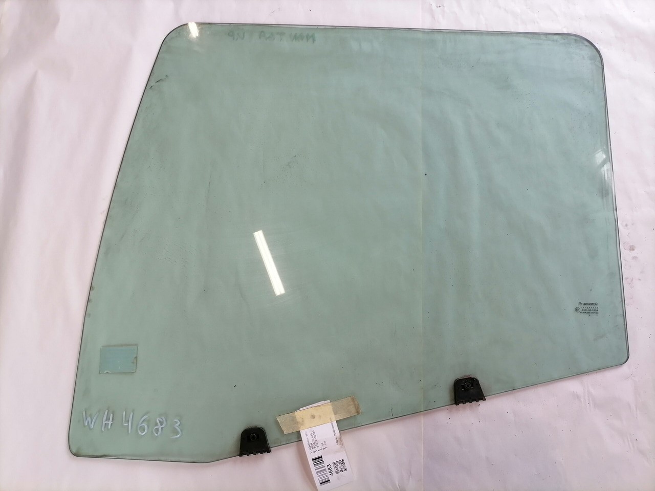 MAN Küljeklaas, vasak 81626450039 - Ventana y piezas para Camión: foto 2 MAN Küljeklaas, vasak 81626450039 - Ventana y piezas para Camión: foto 2