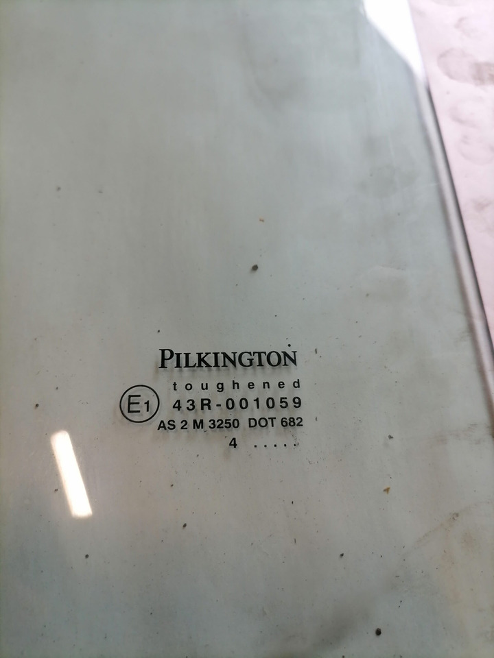 MAN Küljeklaas, vasak 81626450039 - Ventana y piezas para Camión: foto 5 MAN Küljeklaas, vasak 81626450039 - Ventana y piezas para Camión: foto 5