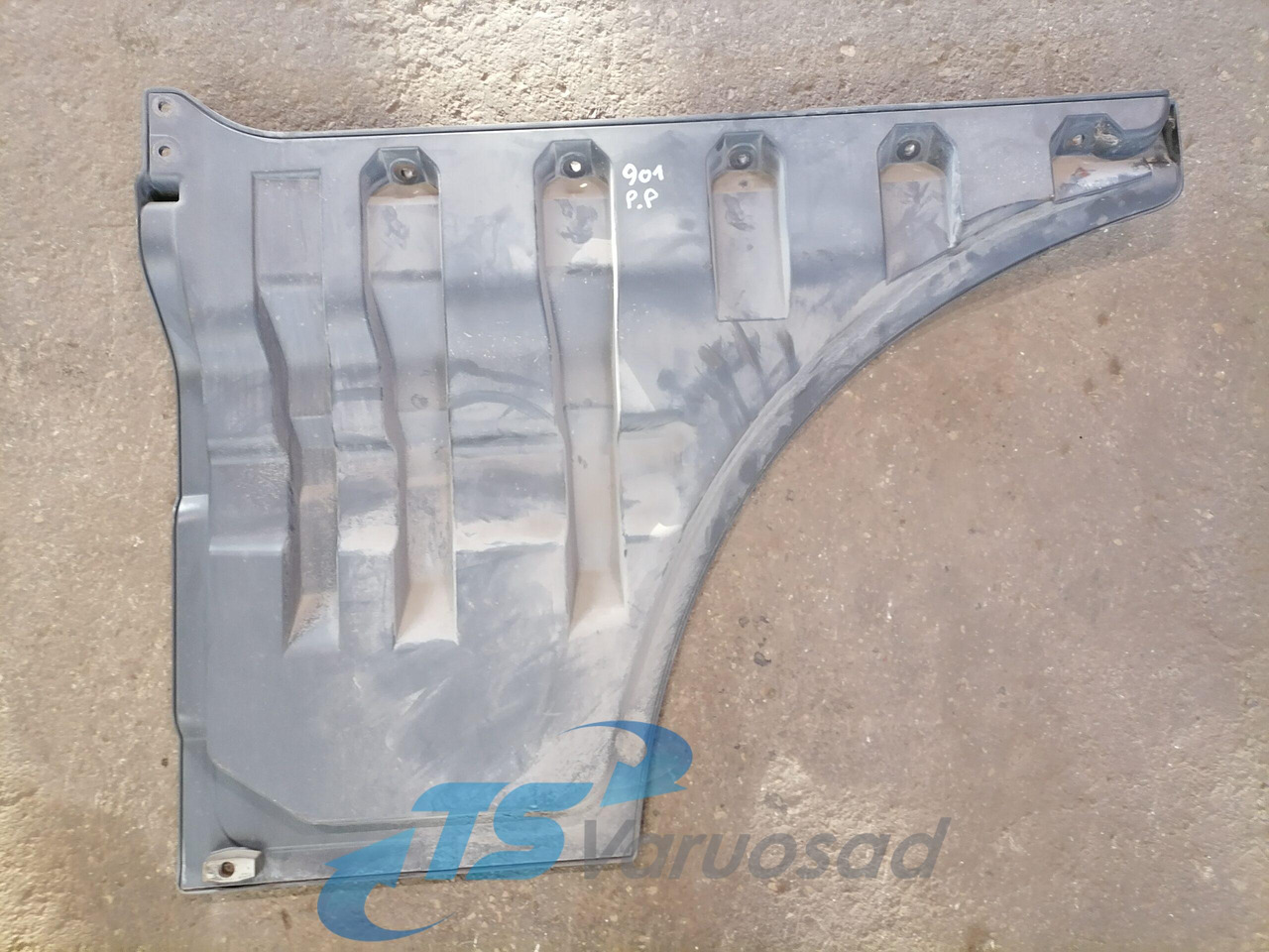 MAN Ukse pikendus, parem 81626100018 - Puerta y piezas para Camión: foto 2 MAN Ukse pikendus, parem 81626100018 - Puerta y piezas para Camión: foto 2