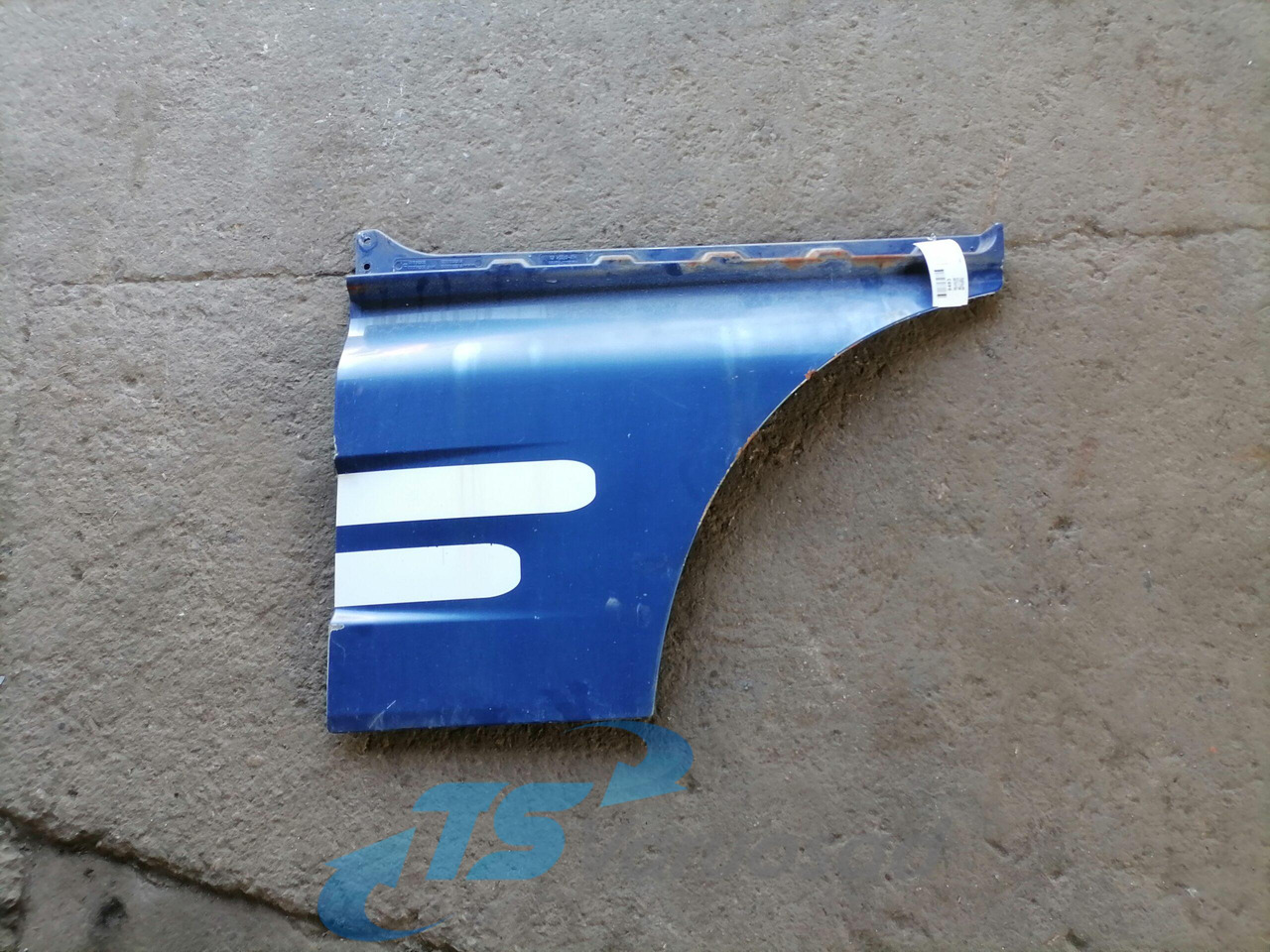 MAN Ukse pikendus, vasak 81626100019 - Puerta y piezas para Camión: foto 1 MAN Ukse pikendus, vasak 81626100019 - Puerta y piezas para Camión: foto 1