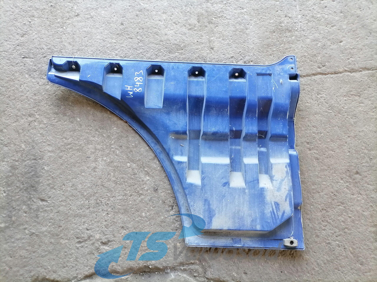 MAN Ukse pikendus, vasak 81626100019 - Puerta y piezas para Camión: foto 3 MAN Ukse pikendus, vasak 81626100019 - Puerta y piezas para Camión: foto 3