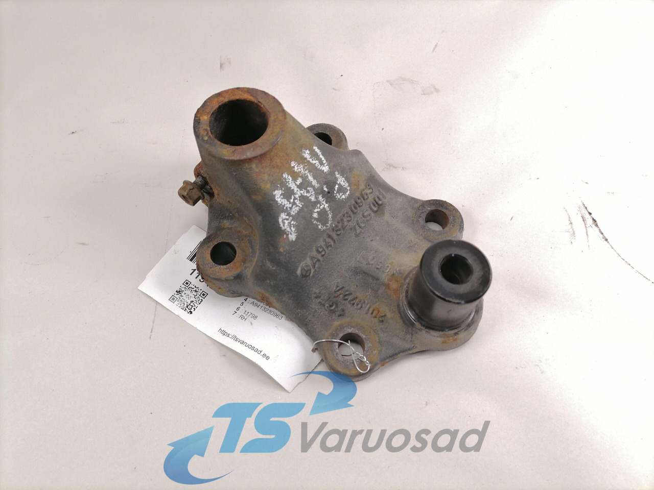 Mercedes-Benz Anti-roll bar bracket A9413230963 - Barra estabilizadora para Camión: foto 1 Mercedes-Benz Anti-roll bar bracket A9413230963 - Barra estabilizadora para Camión: foto 1