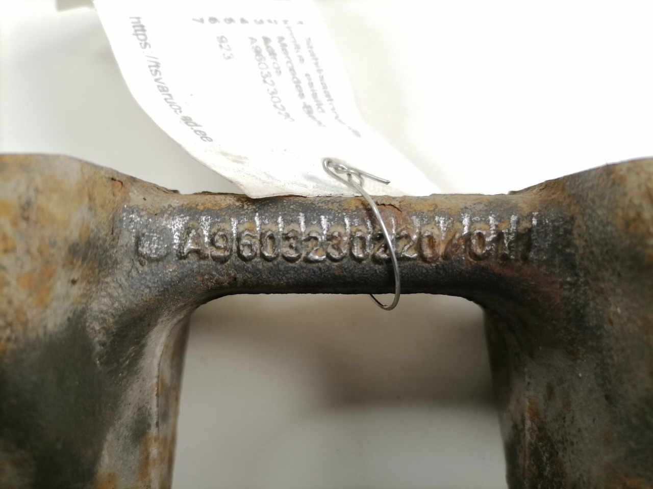 Mercedes-Benz Anti-roll bar bracket A9603230220 - Barra estabilizadora para Camión: foto 2 Mercedes-Benz Anti-roll bar bracket A9603230220 - Barra estabilizadora para Camión: foto 2