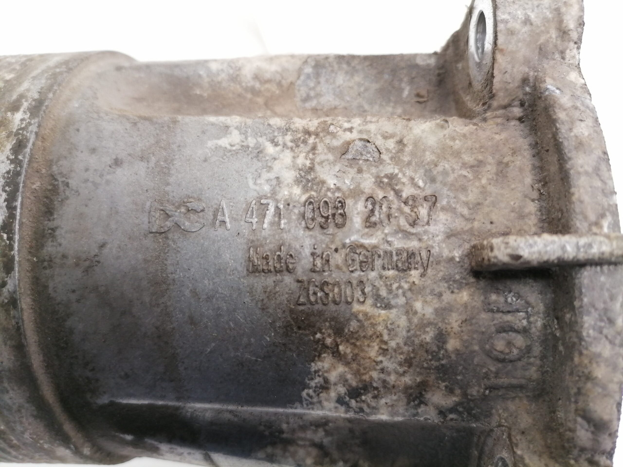 Mercedes-Benz Intake manifold A4710982037 - Colector de admisión para Camión: foto 2 Mercedes-Benz Intake manifold A4710982037 - Colector de admisión para Camión: foto 2