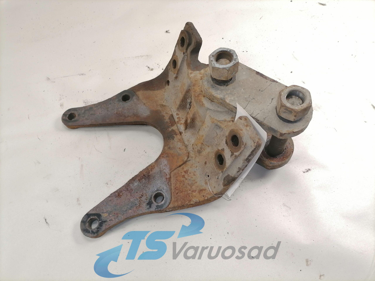 Mercedes-Benz Leaf spring bracket A9413200070 - Suspensión para Camión: foto 2 Mercedes-Benz Leaf spring bracket A9413200070 - Suspensión para Camión: foto 2
