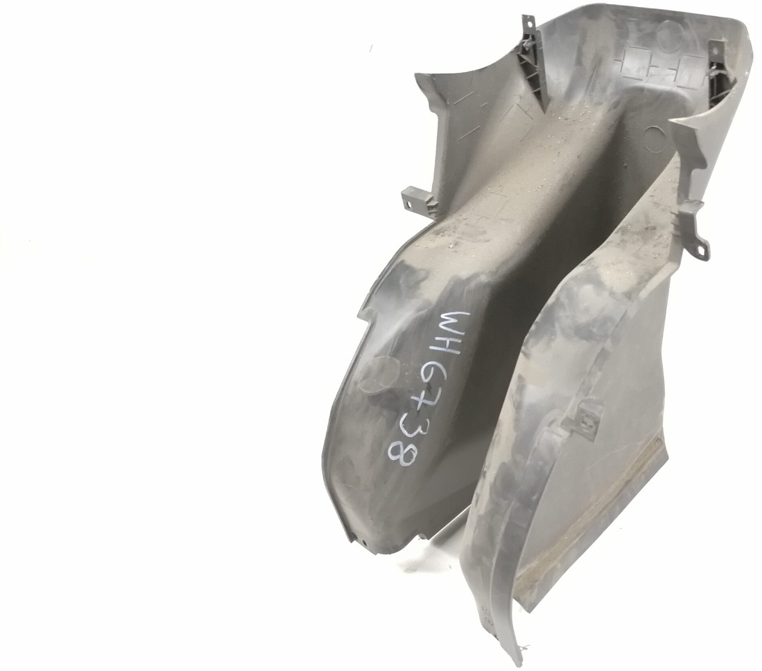 Mercedes-Benz Salongi plastik A9606882306 - Pieza universal para Camión: foto 1 Mercedes-Benz Salongi plastik A9606882306 - Pieza universal para Camión: foto 1