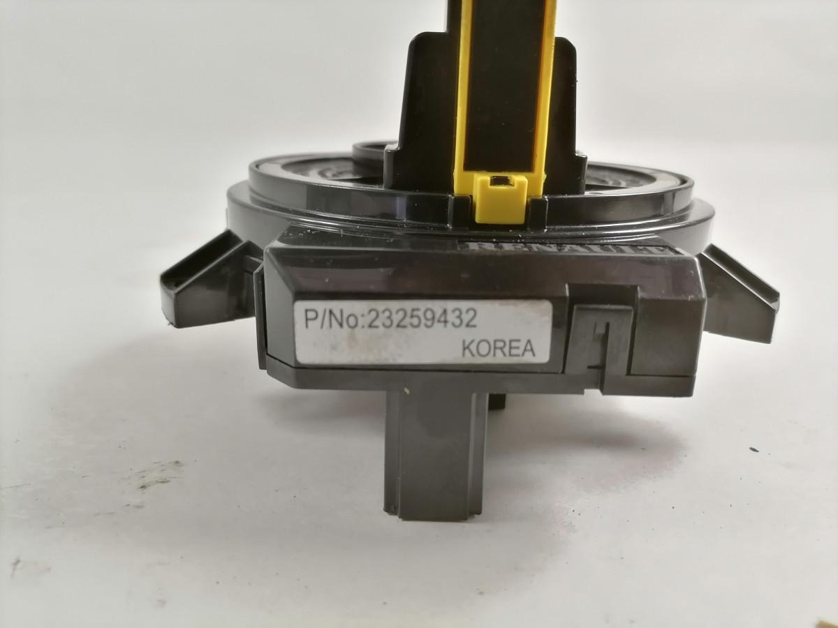 Renault Steering cable 7423259432 - Dirección para Camión: foto 4 Renault Steering cable 7423259432 - Dirección para Camión: foto 4